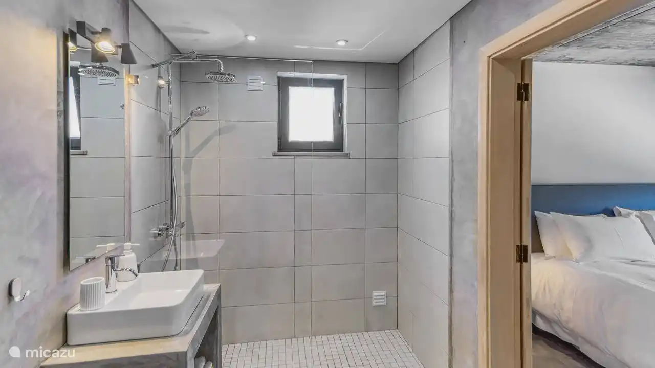 Villa Cocheira Beach Villa - Badezimmer - Waschbecken - ebenerdige Dusche