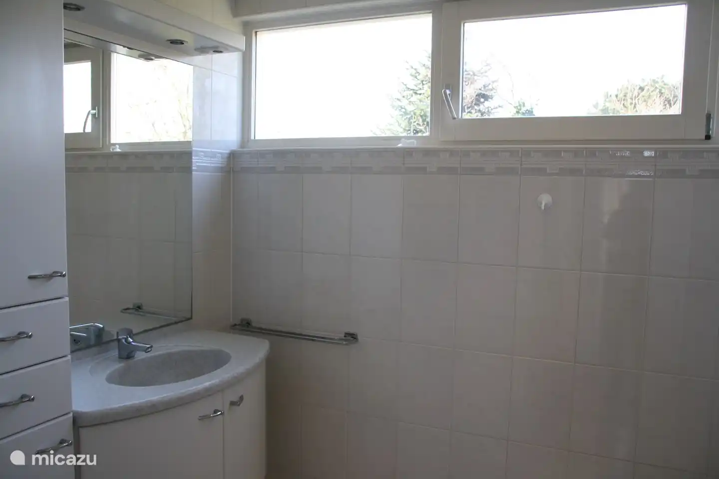 Badezimmer im 1. Stock