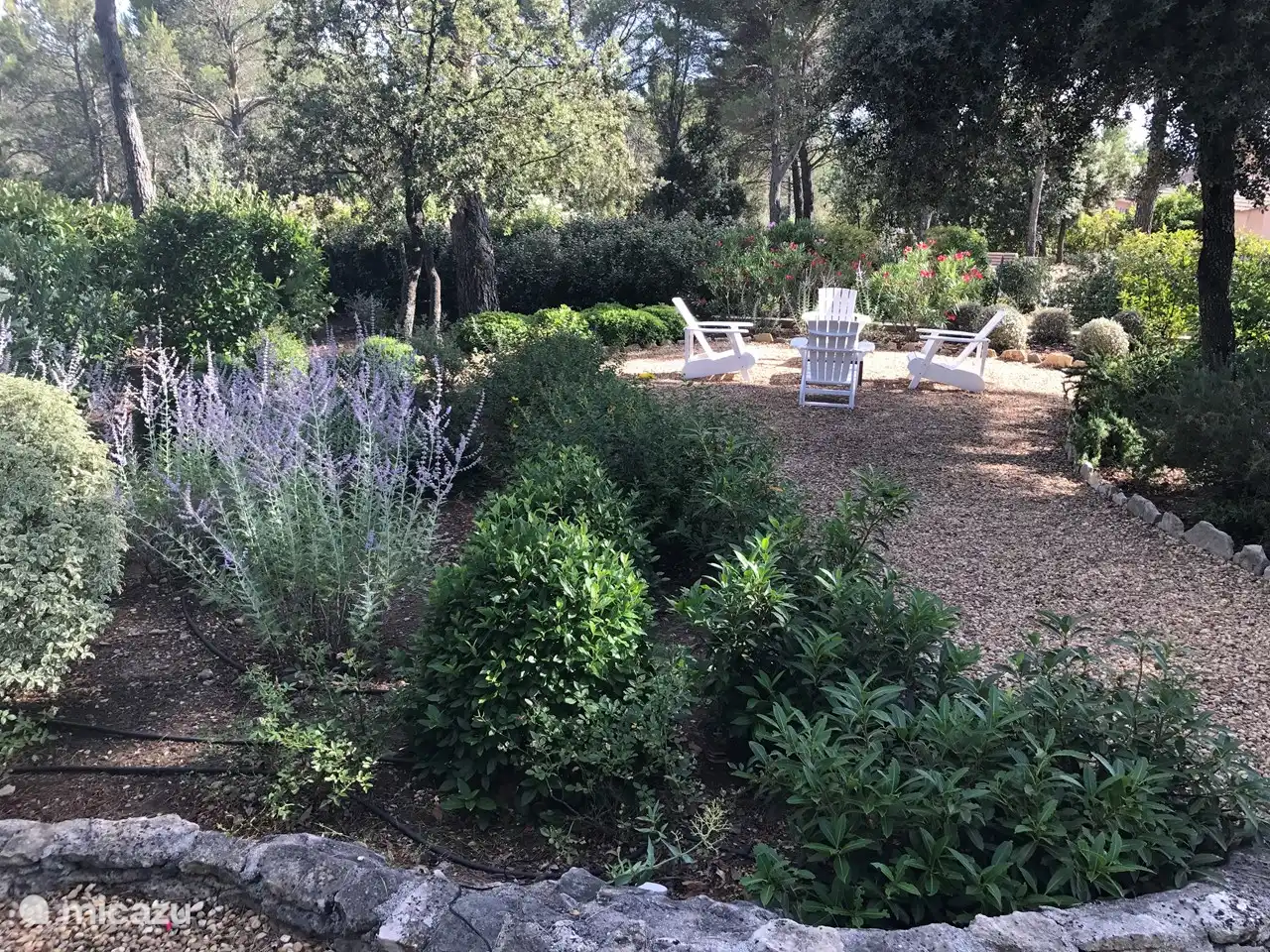 Terrasse im hinteren Teil des Gartens