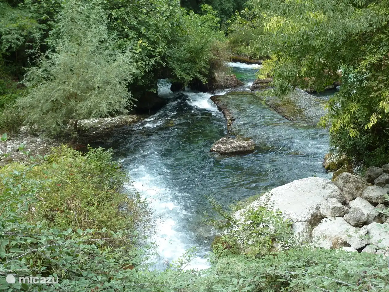 Die Quelle in Fontaine de Vaucluse