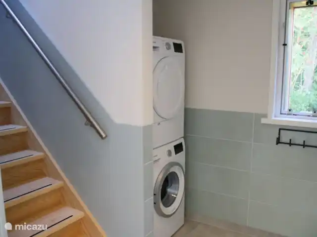 Vakantiehuis met Sauna Callantsoog huren in Nederland, Noord-Holland, Callantsoog - villa hal met wasmachine en droger