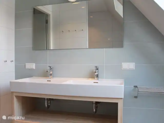 Vakantiehuis met Sauna Callantsoog huren in Nederland, Noord-Holland, Callantsoog - villa badkamer op de 1e verdieping