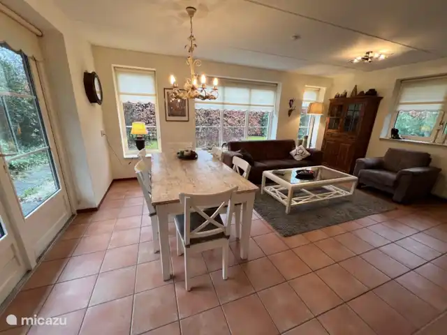 Location de Vacances Pays-Bas, Gueldre, Epe, ferme - Remboé Village 42 Coin repas avec table par Riviera Maison