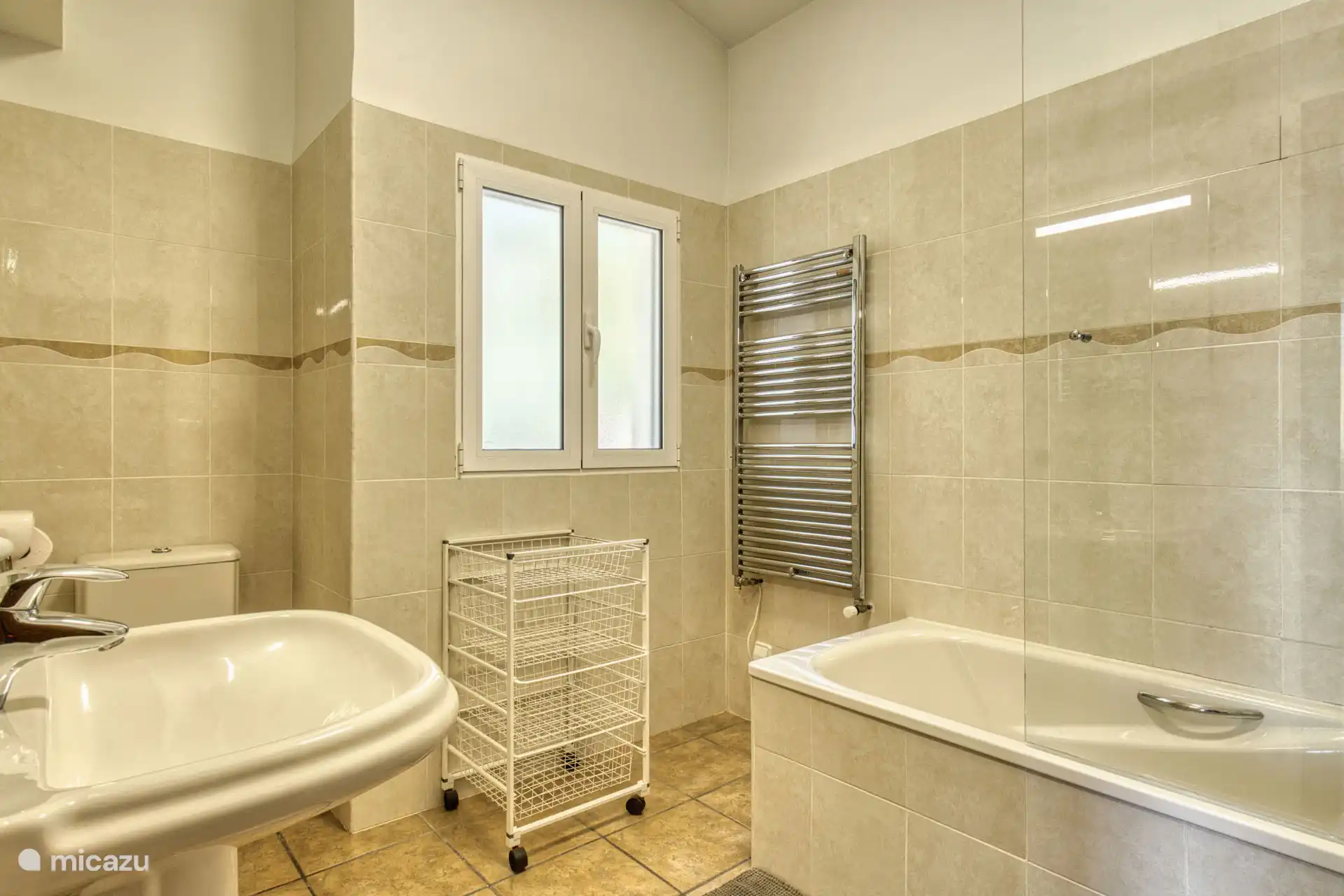 Salle de bain attenante, 1er étage