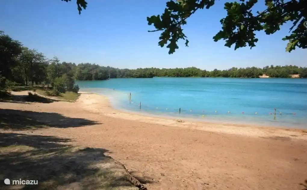 Erholungssee Der Canada Lake in der Nähe von Aekingerzand, 10 km. aus dem Park. Hier können Sie auch schwimmen.