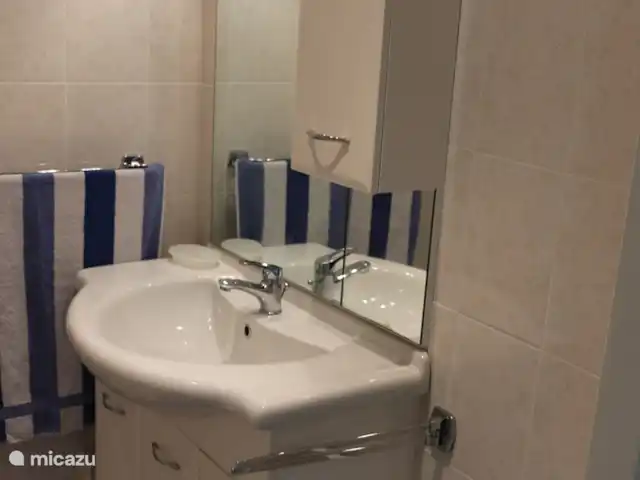 Village le Chat 97 | France, Charente, Écuras - maison de vacances Lavabo