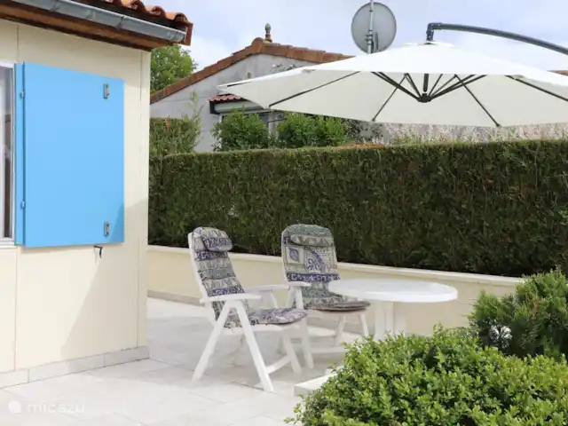 Village le Chat 97 | France, Charente, Écuras - maison de vacances Terrasse. La terrasse a été entièrement rénovée en 2021.