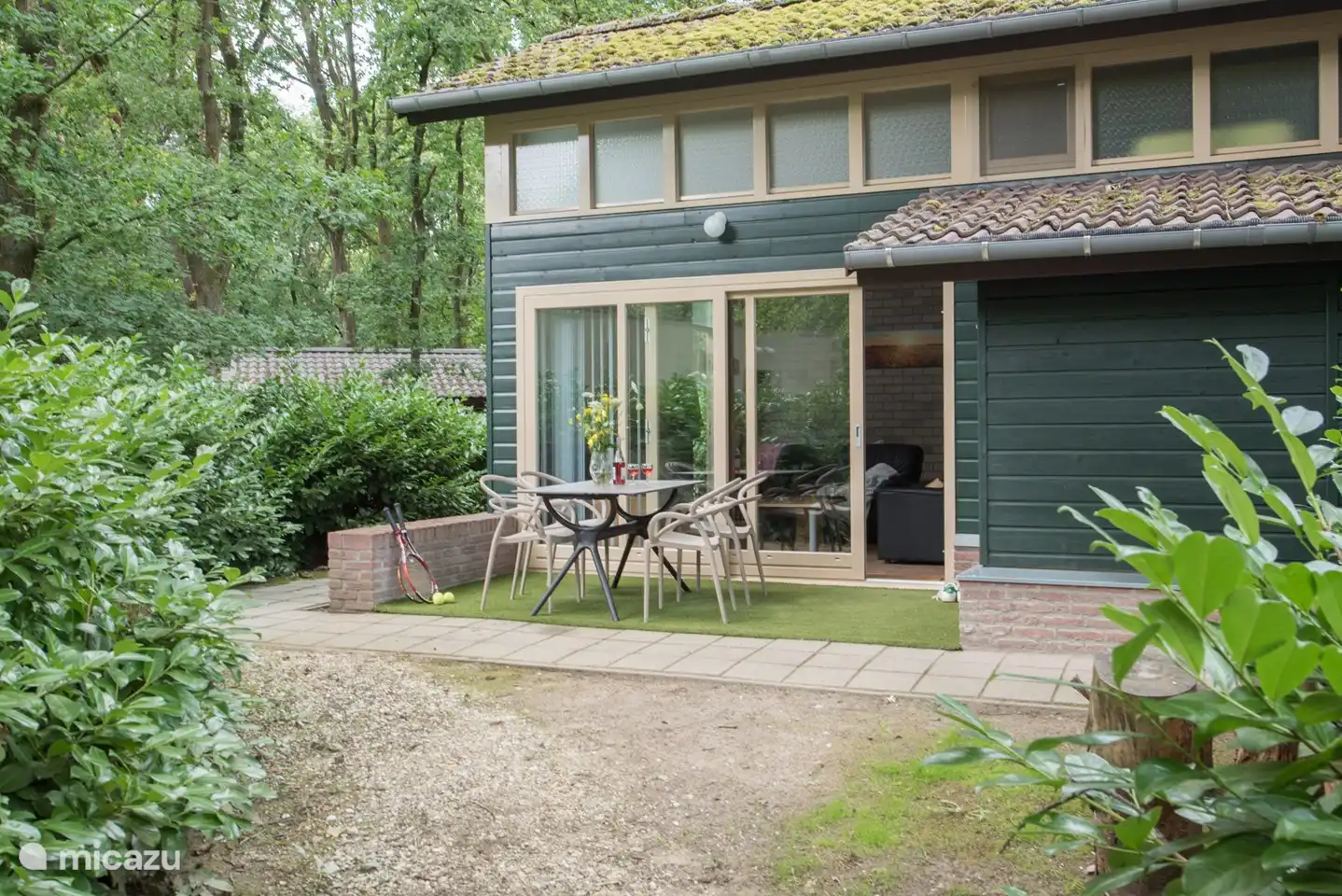 Kohlmeise in Niederlande, Nordbrabant, Heesch - Bungalow