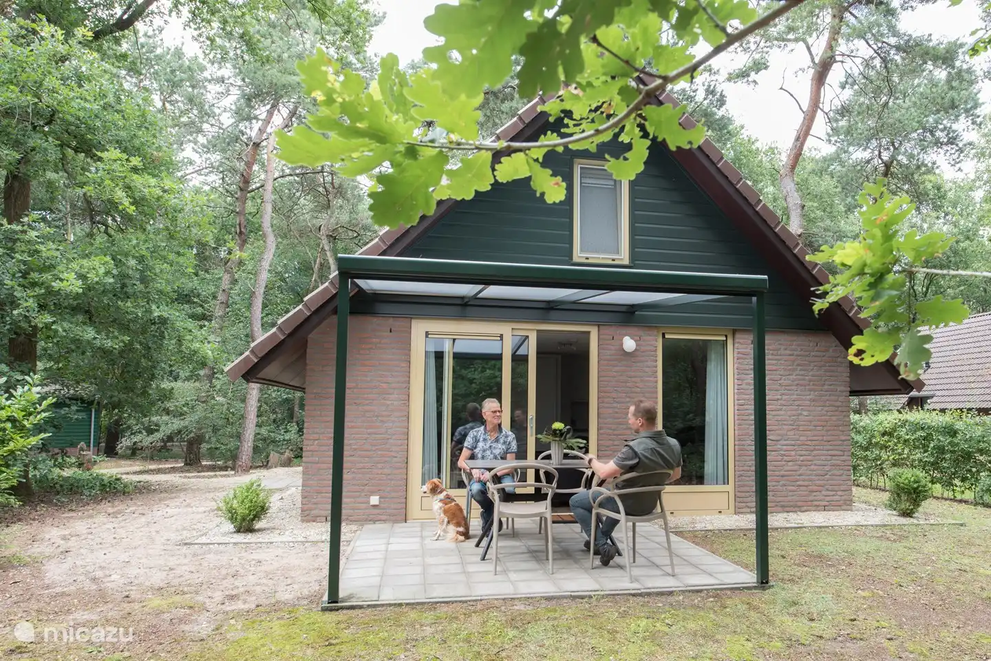 Genießen Sie die Terrasse selbst bei einem Sommerregen