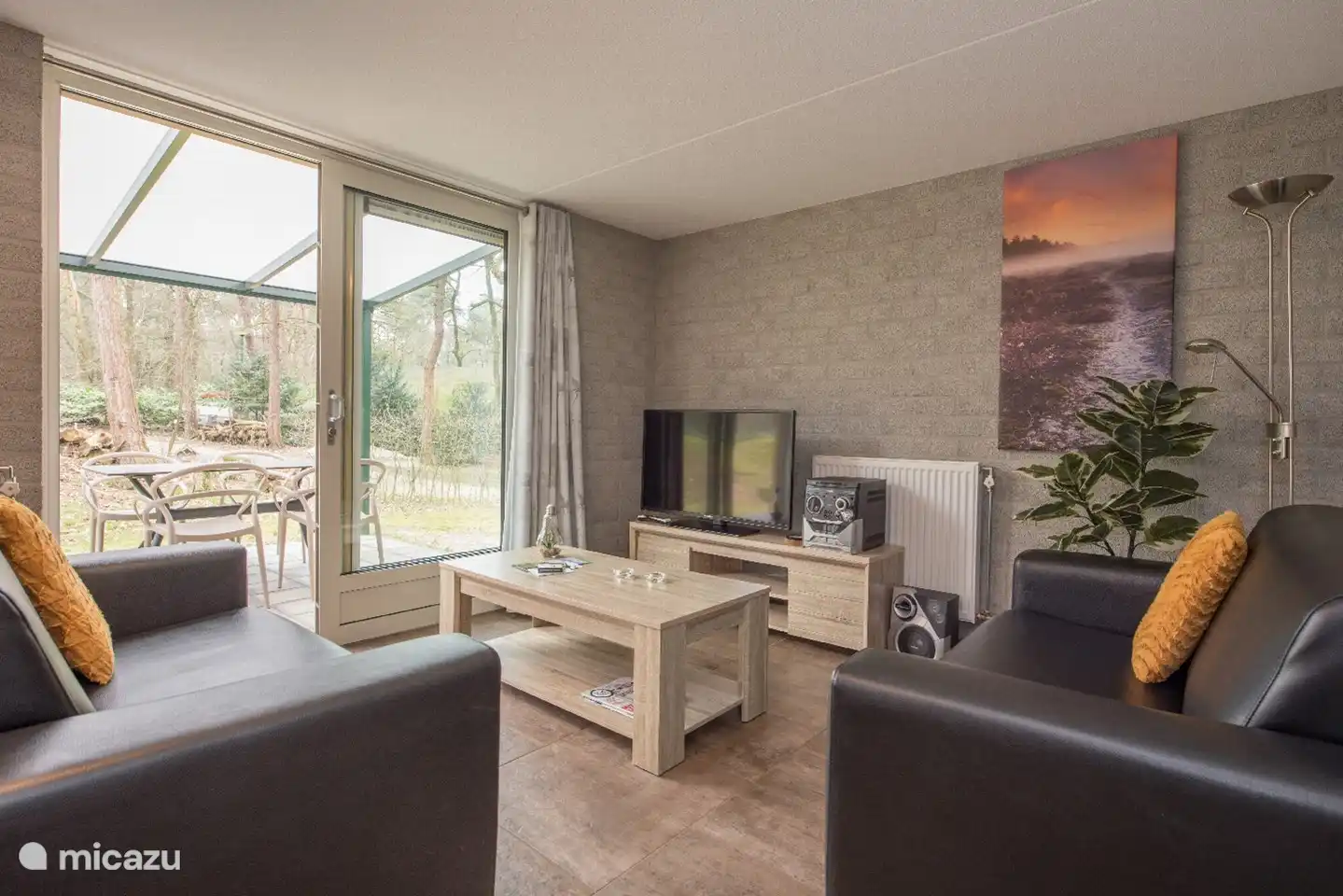 Sitzecke mit Blick auf den Garten