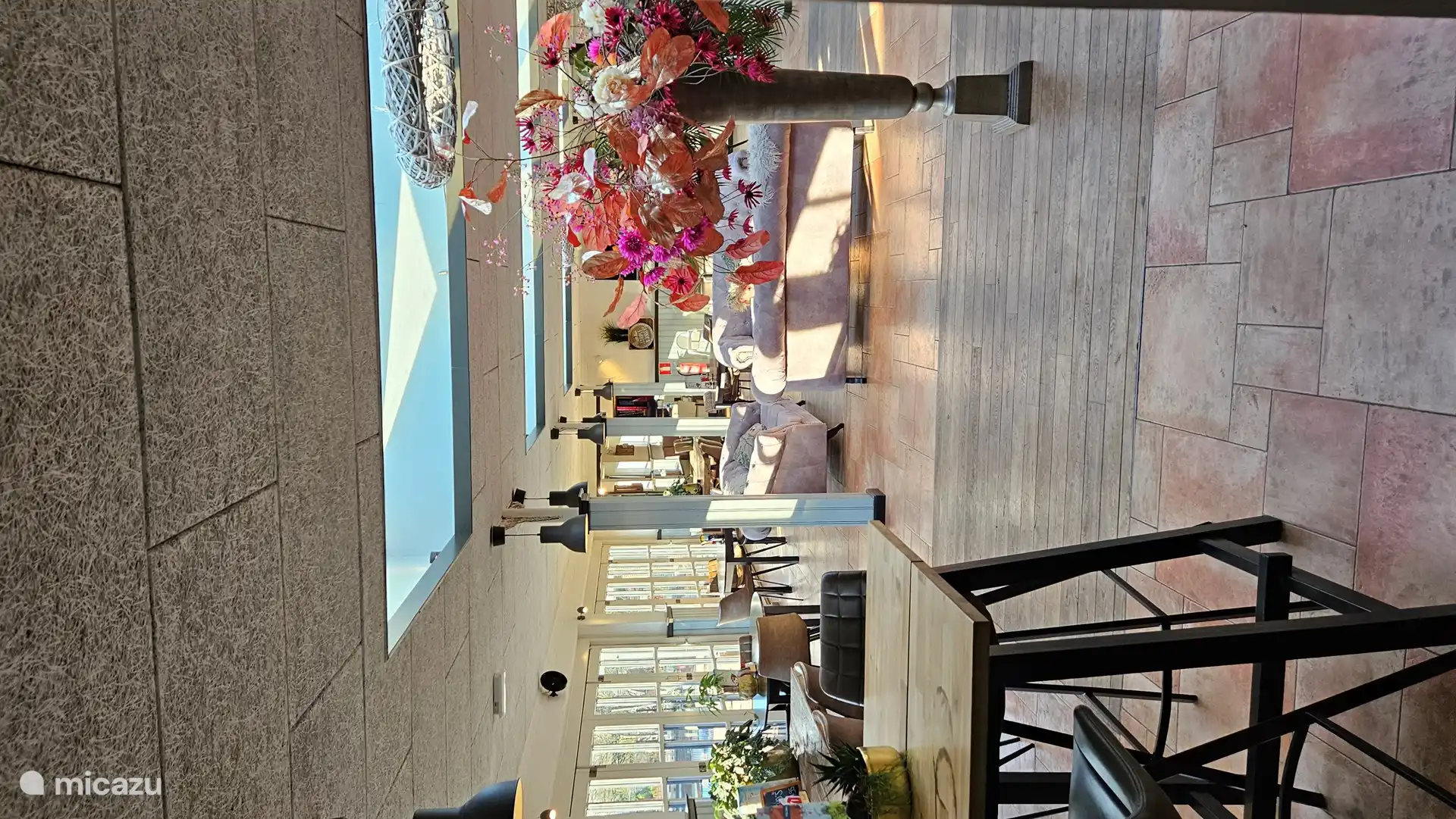 Mittagessen am Nachmittag oder ein Getränk bei der Ankunft. Dies ist in der Lounge des Restaurants möglich.