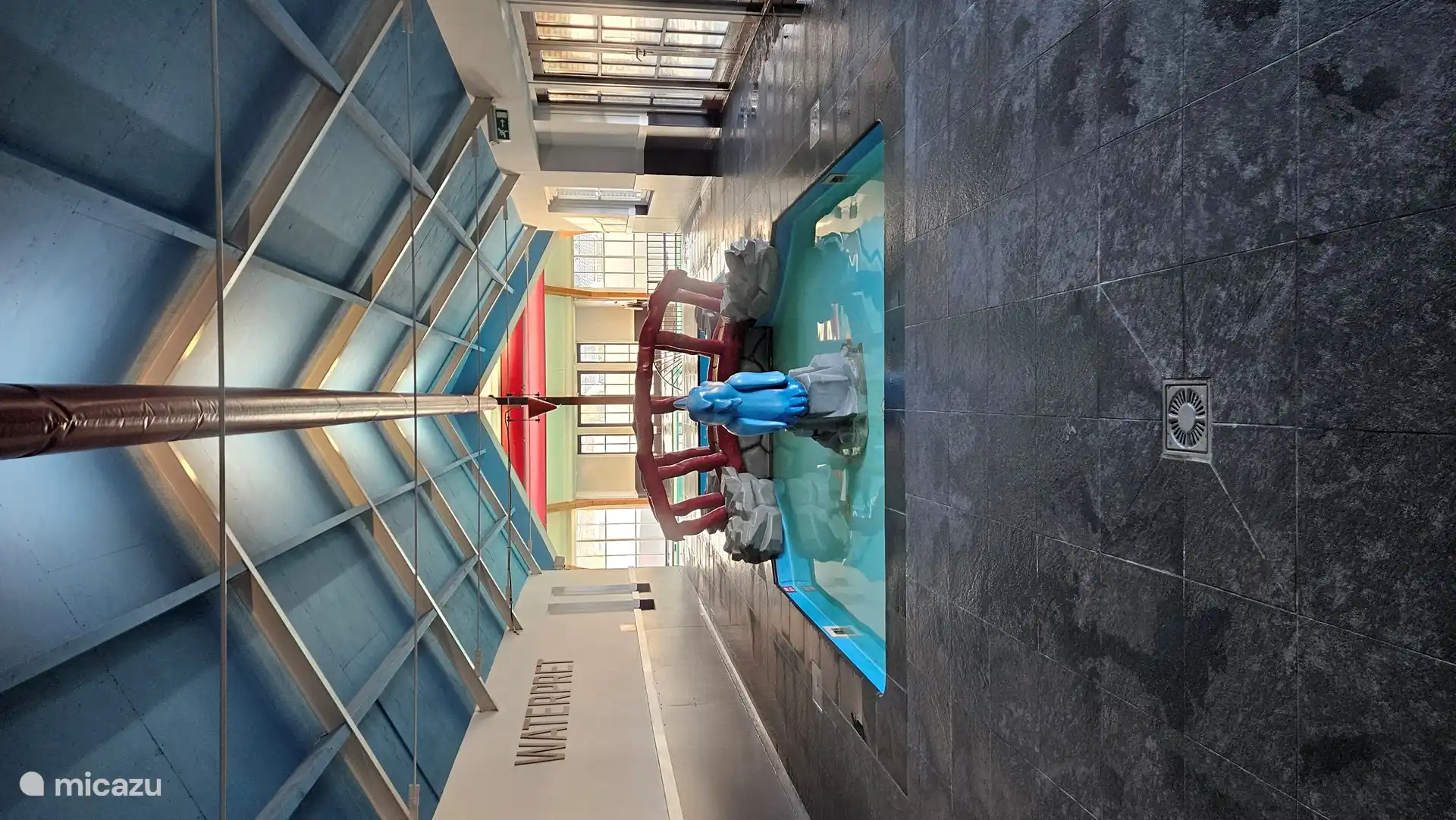 Separates Kinderbecken.