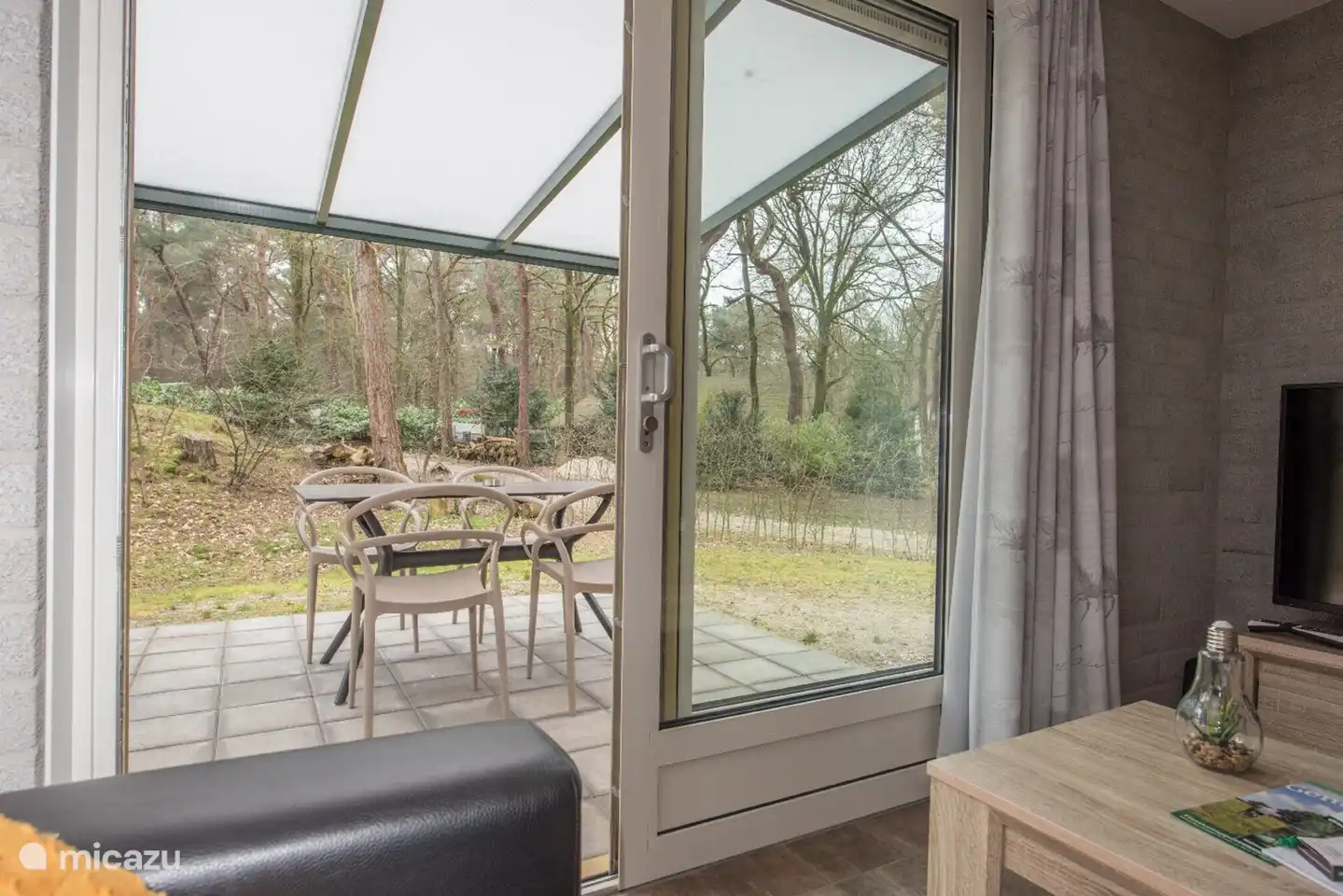 Weißer Walibi in Niederlande, Nordbrabant, Heesch - bungalow