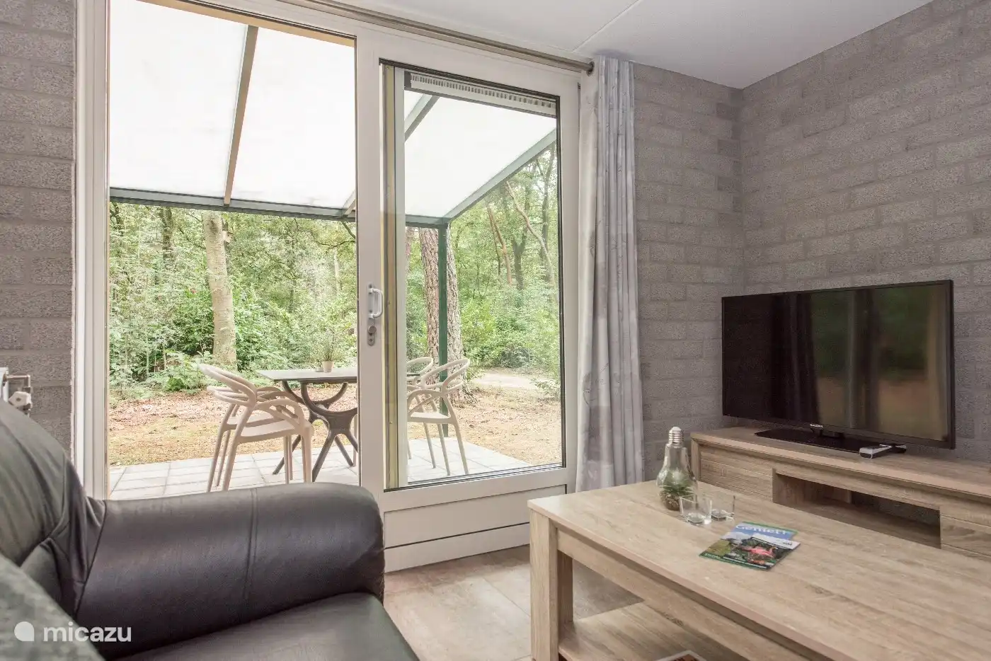 Sitzecke mit Blick auf den Garten