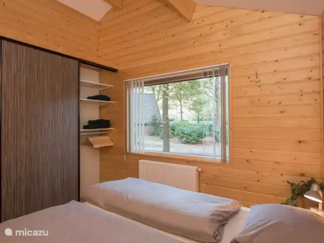 Paon bleu | Pays-Bas, Brabant-Septentrional, Heesch - bungalow Chambre avec lit double