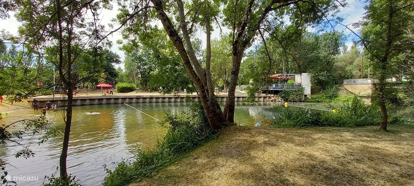 Marsac, beach with lifeguard (10 minutes away)