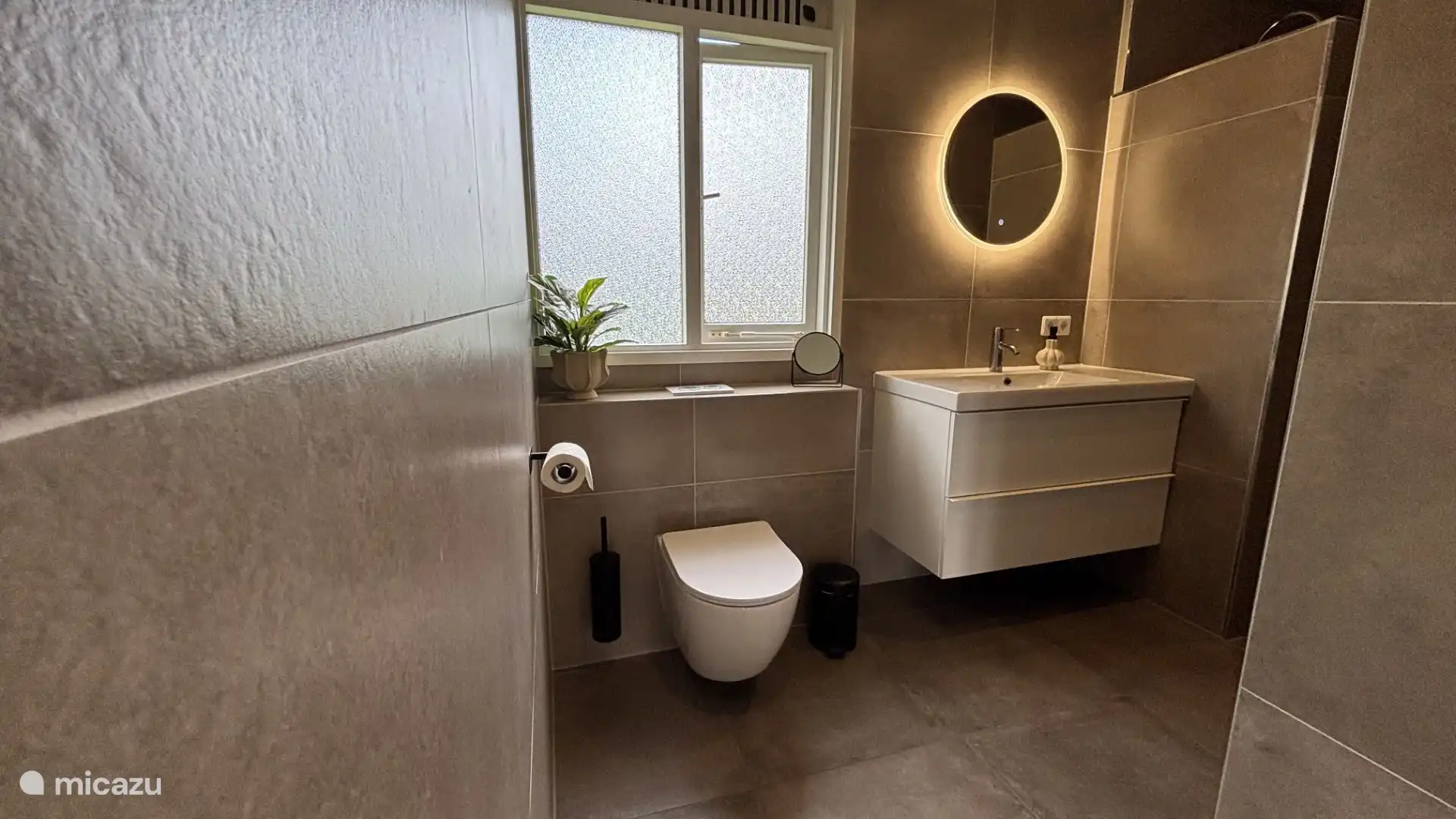 Badkamer met toilet