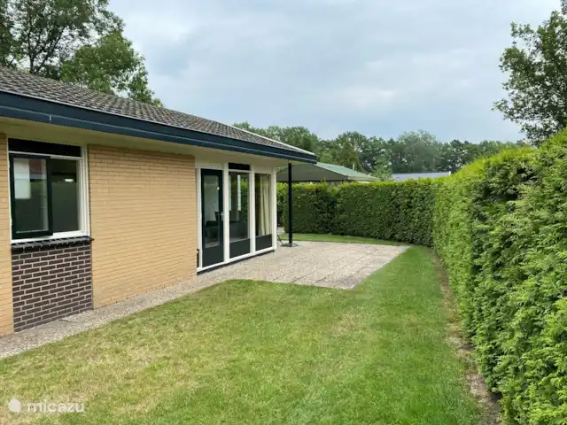 Bavelds dennen | Luxe bungalow 23 huren in Nederland, Overijssel, Denekamp - bungalow Buitenaanzicht terras