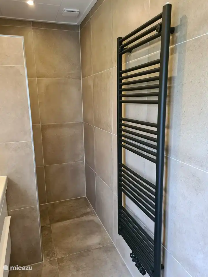 Durchgang zur Dusche