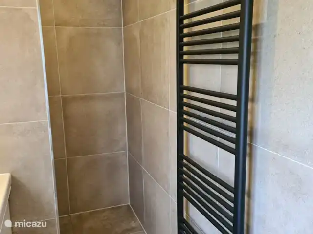 Bavelds dennen | Luxe bungalow 23 huren in Nederland, Overijssel, Denekamp - bungalow Doorgang naar de douche