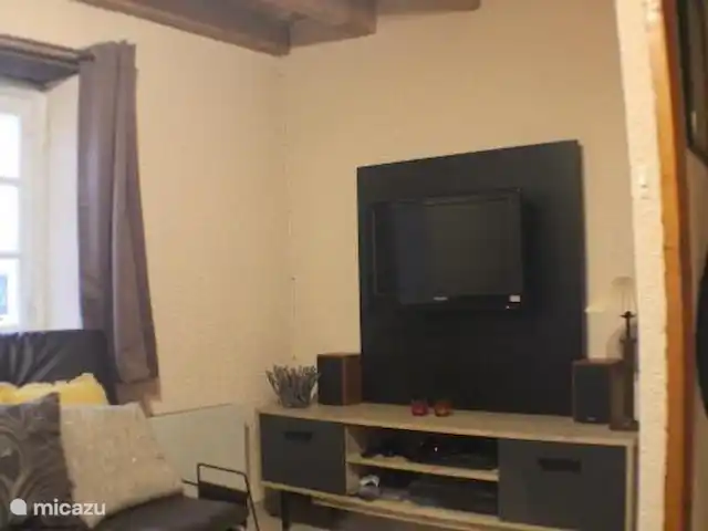 gîte / cottage huren in Frankrijk, Puy-de-Dôme, Pionsat – Le Vieux Tilleul tv-kamer