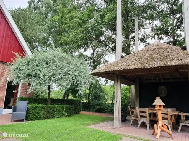 De Hooimijt | Pays-Bas, Gueldre, Winterswijk - maison de vacances La meule de foin (faite à la main) idéale avec beaucoup de soleil, mais toujours à l’ombre et avec la pluie encore sèche
