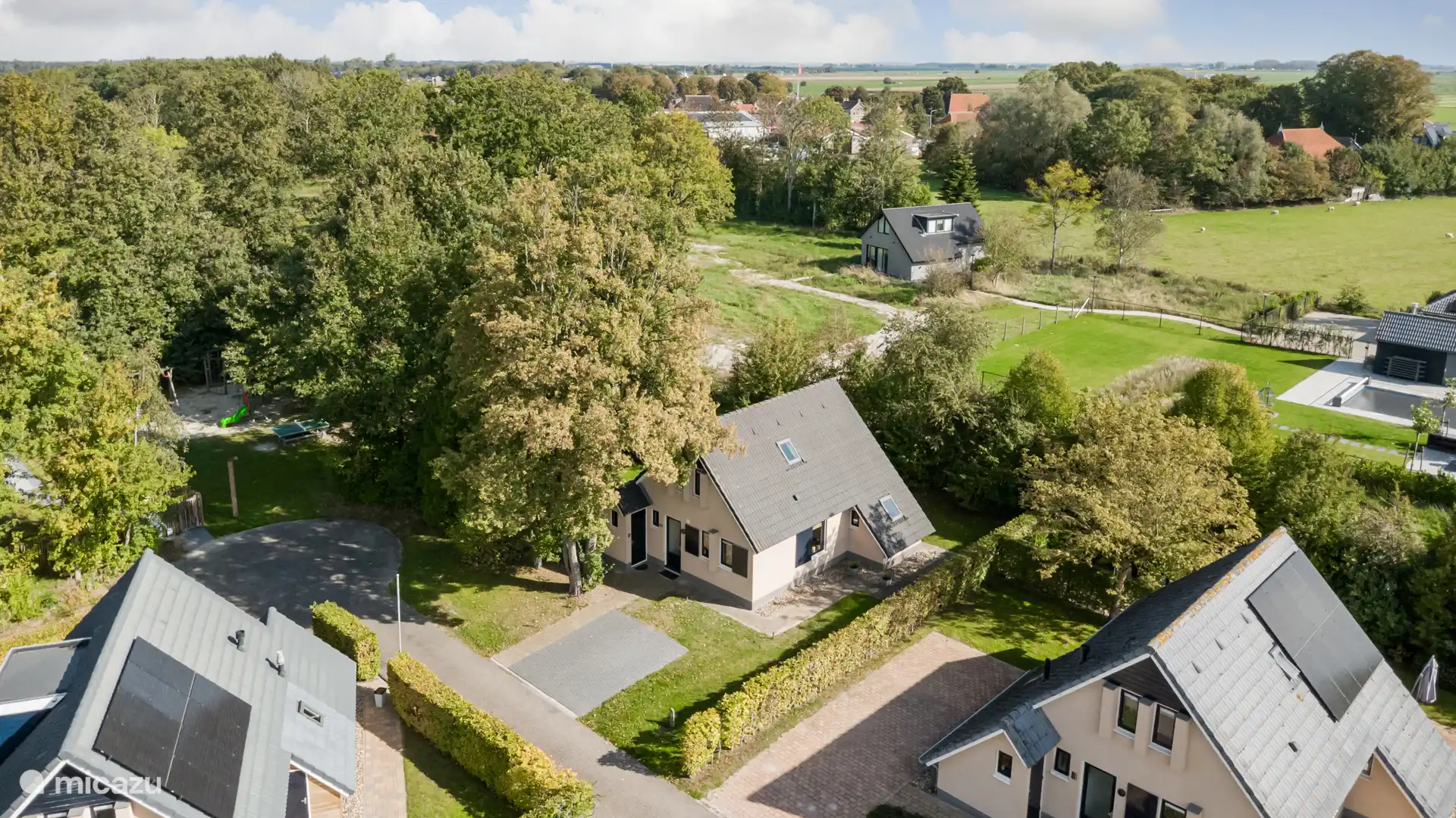 huisje van boven af gezien