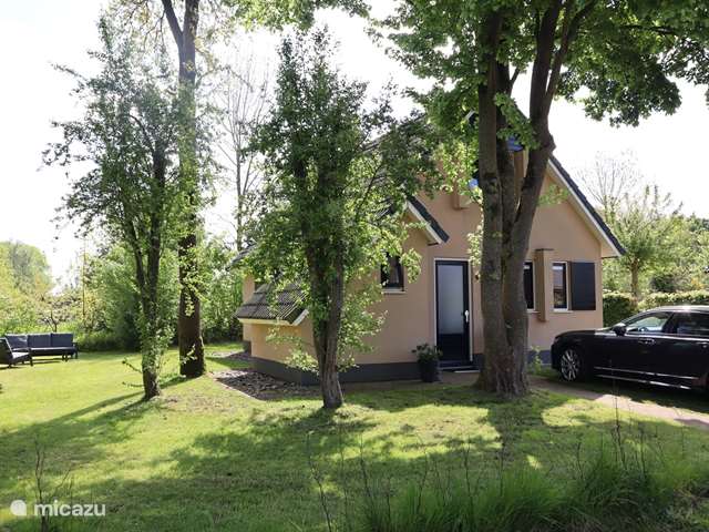 Holiday home in Netherlands, Friesland – holiday house Fekânsjehûs Carpe Diem