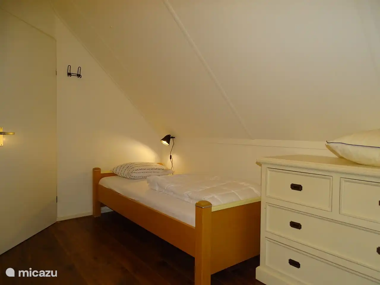 2. Schlafzimmer mit 2 getrennten Einzelbetten