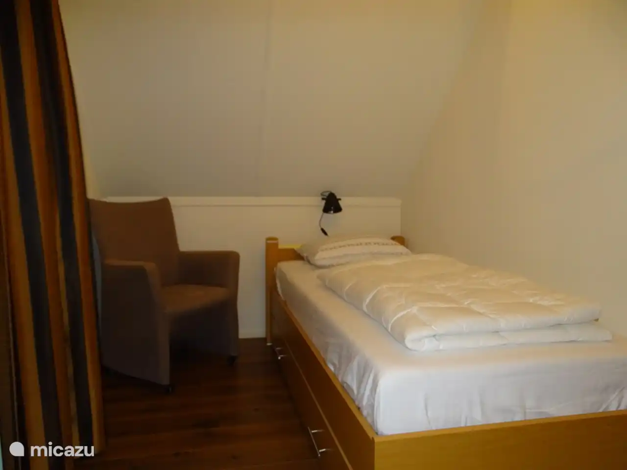 2. Schlafzimmer; Bett