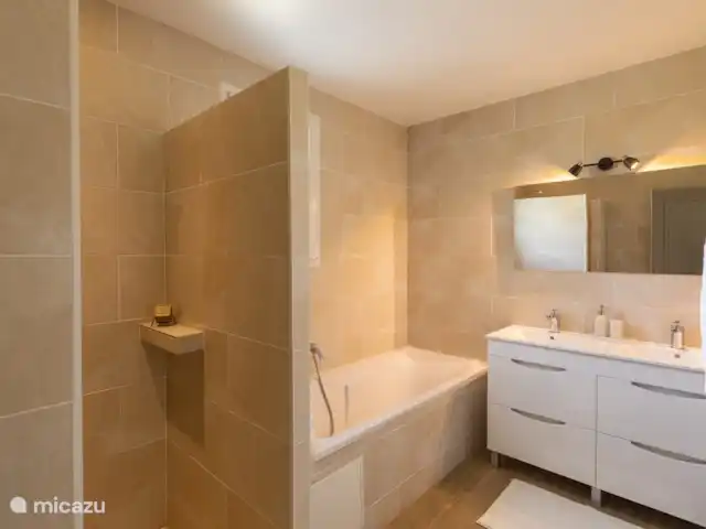 vakantiehuis huren in Frankrijk, Dordogne, Sarlat-la-Canéda – La Soara badkamer