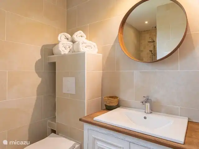 vakantiehuis huren in Frankrijk, Dordogne, Sarlat-la-Canéda – La Soara wastafel en toilet