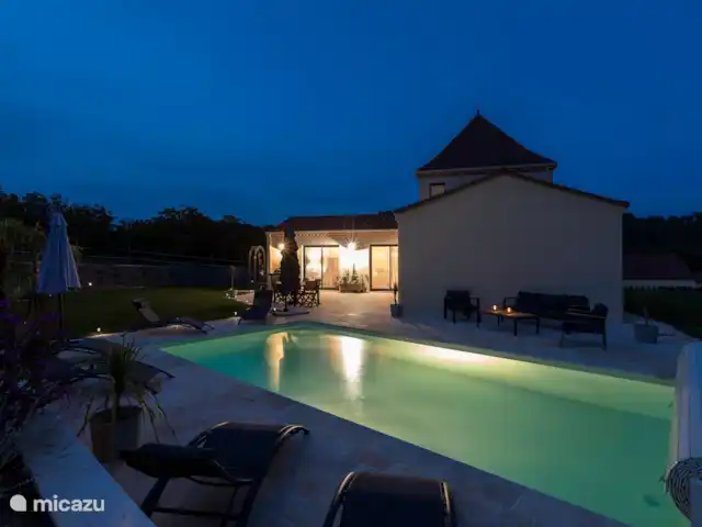 vakantiehuis huren in Frankrijk, Dordogne, Sarlat-la-Canéda – La Soara verlicht in de avond