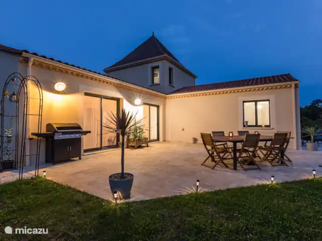 vakantiehuis huren in Frankrijk, Dordogne, Sarlat-la-Canéda – La Soara terrasverlichting