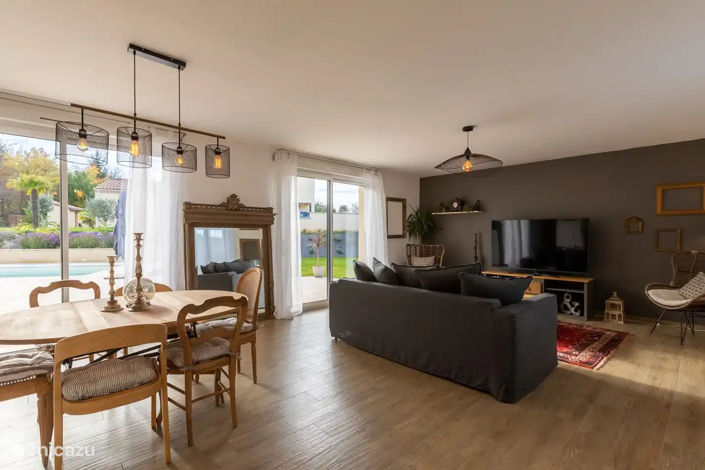 Wohnzimmer und Essbereich