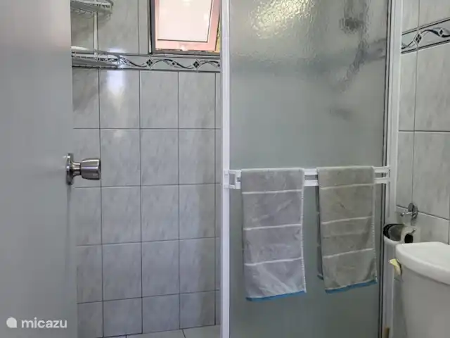 studio huren in Curaçao, Banda Ariba (oost), Montan'i Rei – Mofi Badkamer met warm water