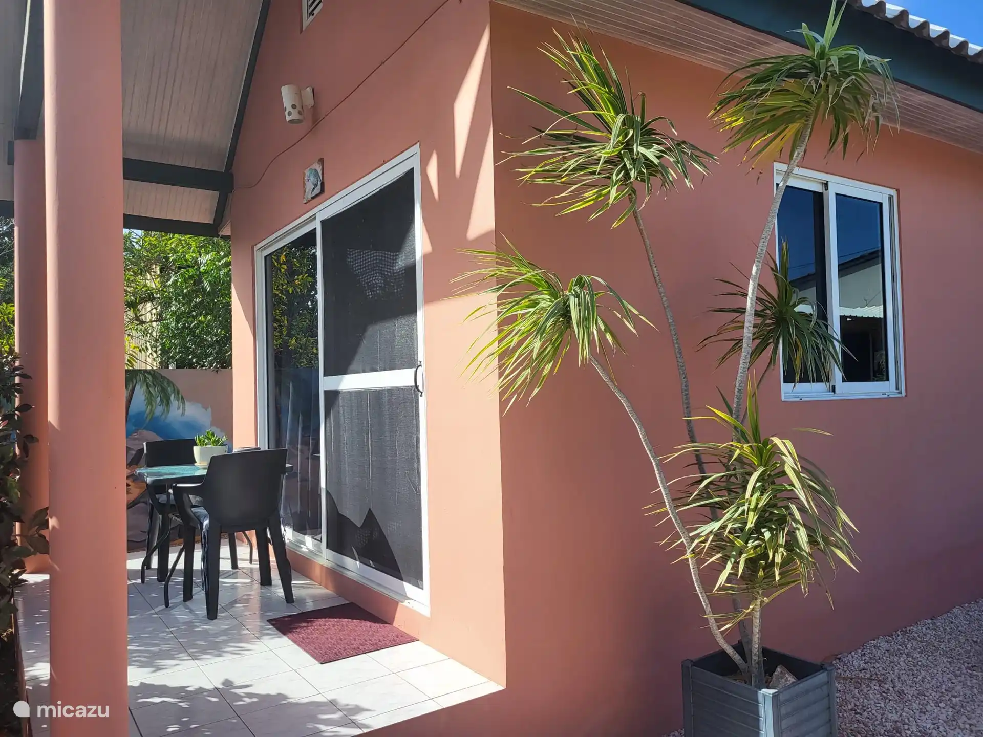 mofi in Curaçao, Banda Ariba (East), Montan'i Rei - Studio