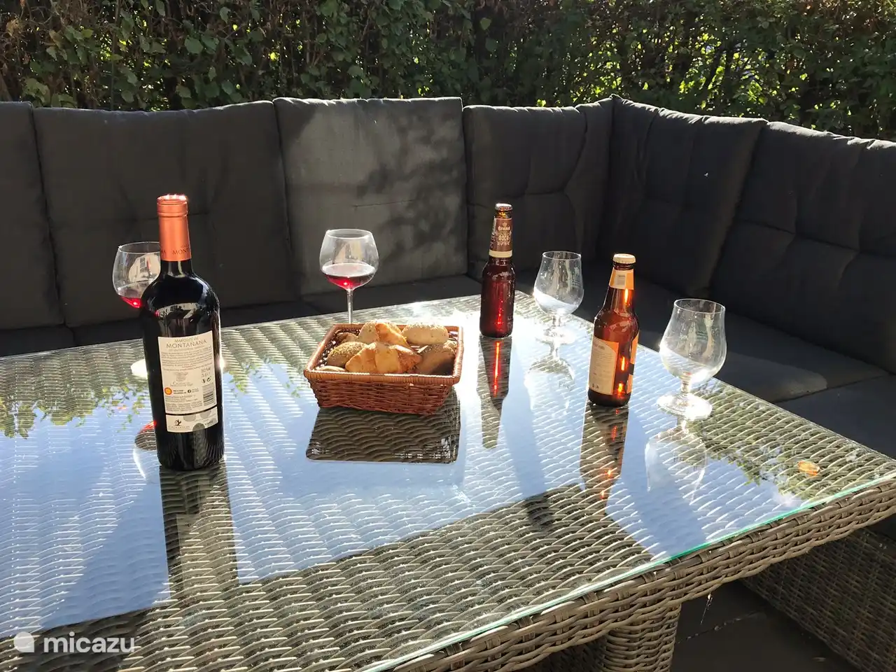 Heerlijk ontspannen op de ruime loungeset