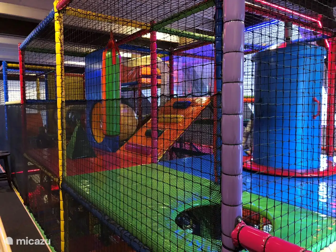 Voor kinderen is het park een groot speelparadijs, zowel binnen als buiten