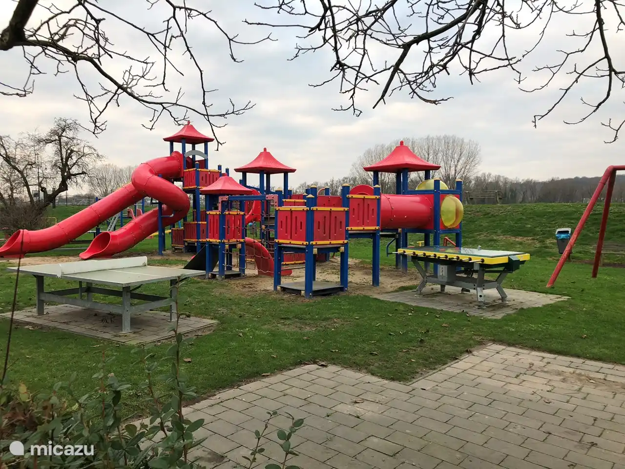 Voor kinderen is het park een groot speelparadijs, zowel binnen als buiten