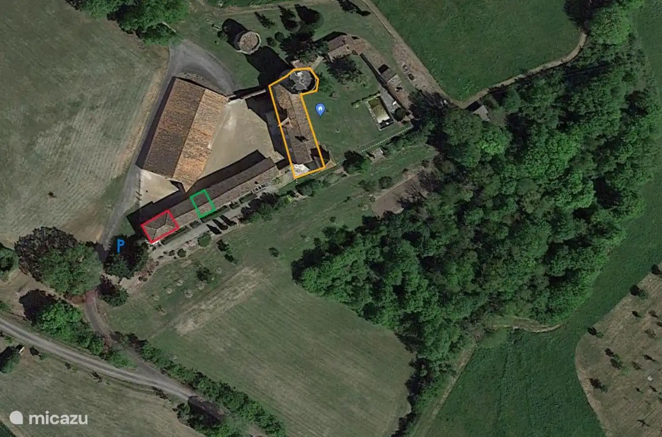 Red is gite Jean-Hélie, green is gite Louis-Robert and Orange is our castle