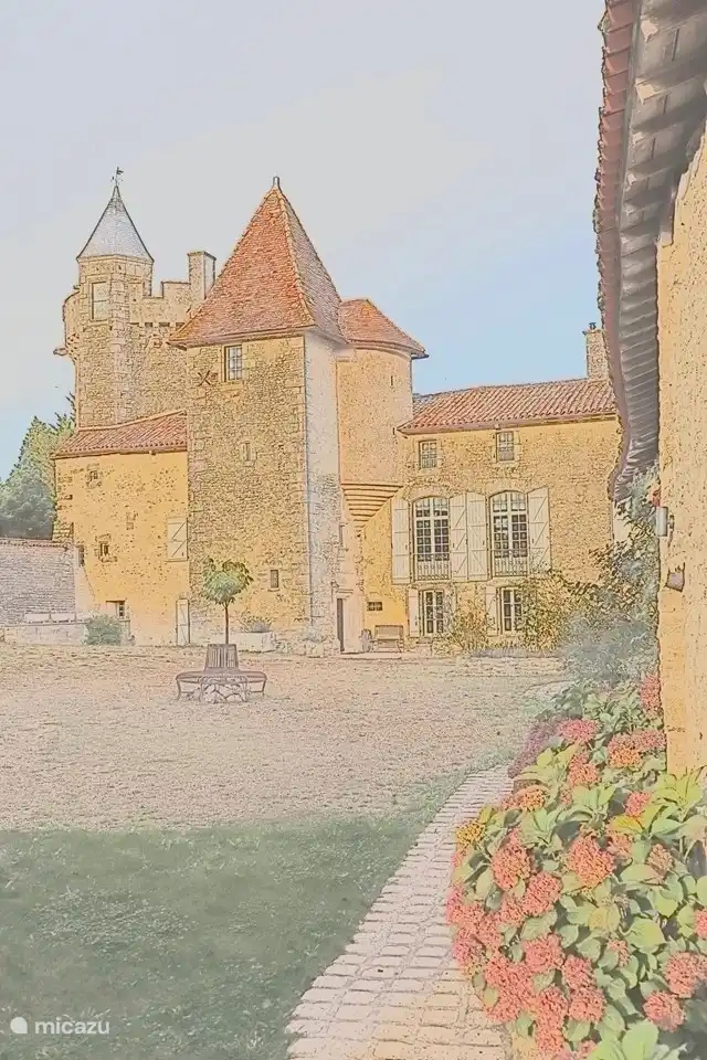 The castle seen from the courtyard
