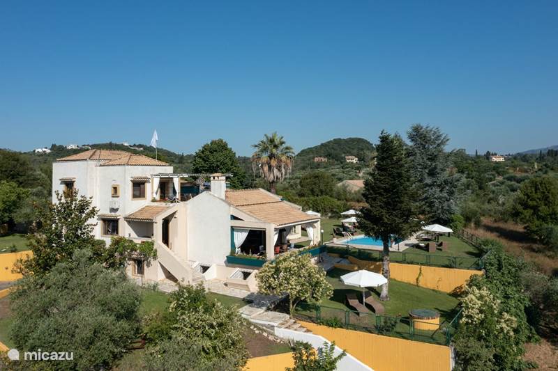 Vakantiehuis Griekenland, Corfu, Gouvia Villa Elvis: exclusieve Villa, 6 slkamer.