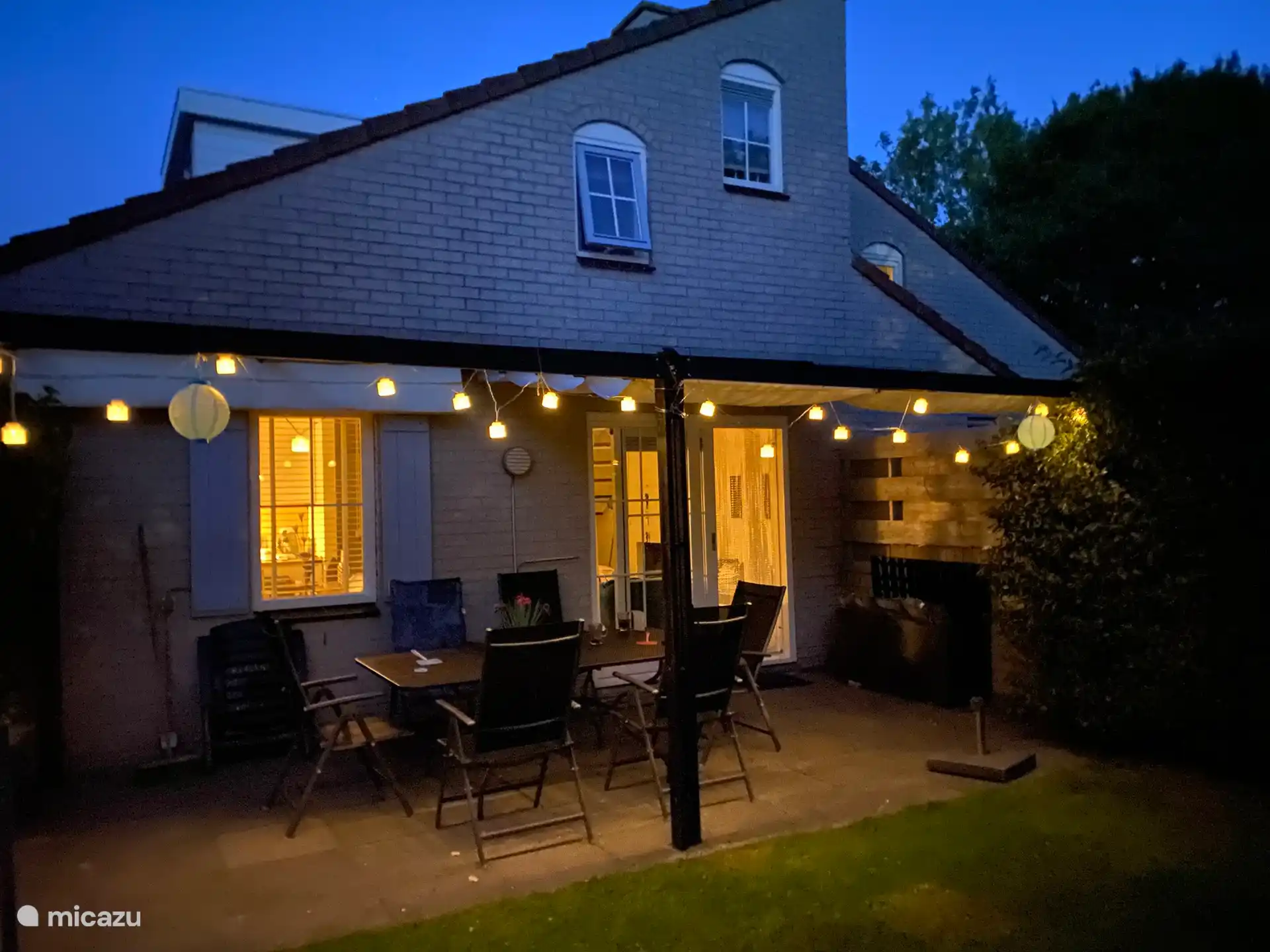 Difícil de elegir..... Sentado afuera por la noche: en la terraza pero, por supuesto, también en el dosel ..