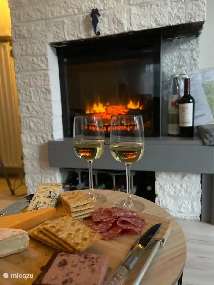 ¡Saludos, le deseamos a usted y a su familia o amigos unas felices fiestas! 