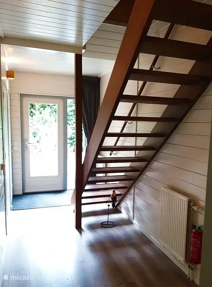 Die Halle des Forsthauses De Toekan in Emst