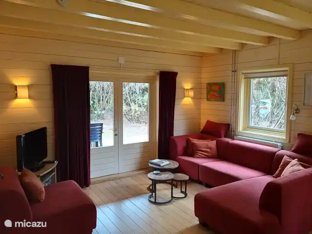 el tucan en Países Bajos, Güeldres, Emst (Epe) - casa vacacional El salón de De Toekan. Un maravilloso lugar para relajarse.