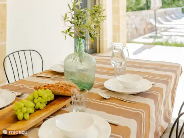 Villa Digaverde en Italia, Apulia, Carovigno - villa Mesa de comedor porche