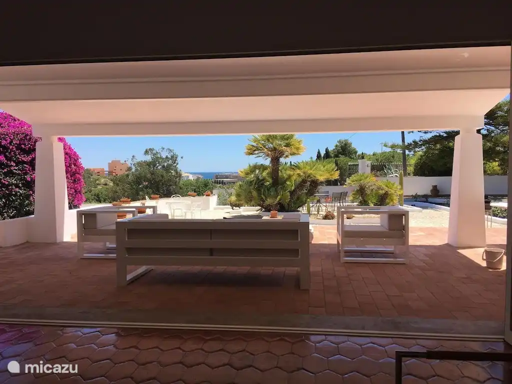 Alle Schiebetüren öffnen sich ... genießen Sie den Meerblick!