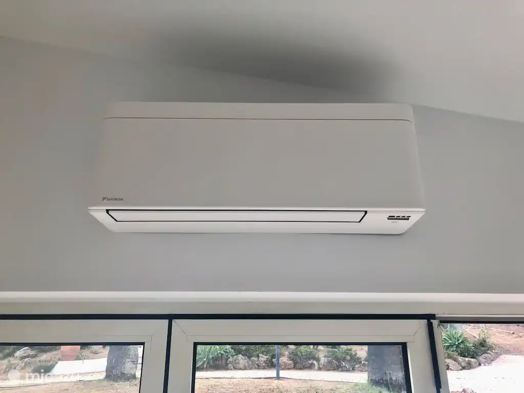 Das ganze Haus ist klimatisiert - für Kühle im Sommer und warme Luft im Winter.